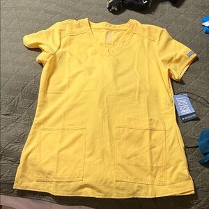 Medcouture Yellow V-Neck Scrub Top with Pockets